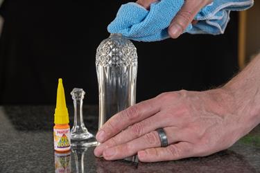 News_Unique crystal-clear DIY glass adhesive